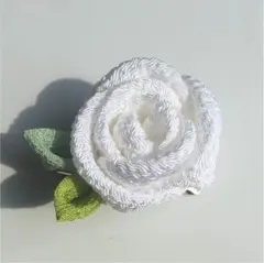 白バラ 2wayクリップ ハンドメイド つまみ細工