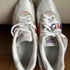 Reebok ホワイト スニーカー