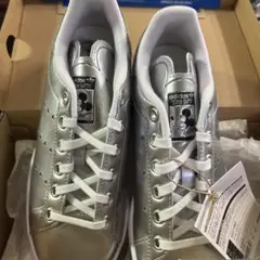 adidas Disneyコラボ　スタンスミス　22センチ