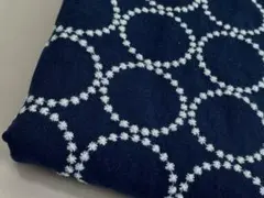 刺繍生地.中厚リネン.刺繍幅125cm×100cm.焦茶地薄グレー糸.タンバリン