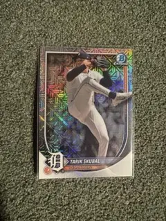 タリクスクーバル　topps bowman 2025