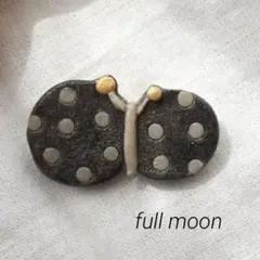 no.24 蝶々ブローチ　ハンドメイド　北欧　ナチュラル　陶器風　春　コサージュ