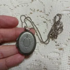 ロケットペンダント