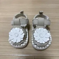 ベビーサンダル 花の装飾 ベージュ