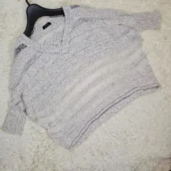 美品【アーヴェヴェ】黒と白／ ストライプ Vネック ニット 五分丈／タグなし