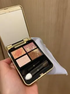 クレ・ド・ポー ボーテ アイシャドウパレット 501