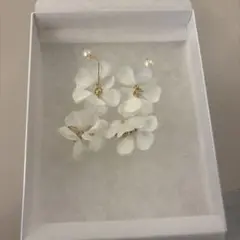 クシネ coussinet モア 白 花ピアス - メルカリ