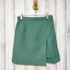 GU ジーユー (S)　スリット ミニスカート