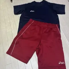 asics Tシャツとショートパンツセット