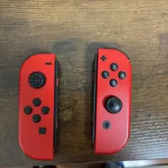 Nintendo Switch ジョイコン レッド