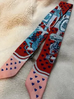 エルメスツイリー スカーフ “ブリッド・ドゥ・ガラ・ラヴ” ハート柄