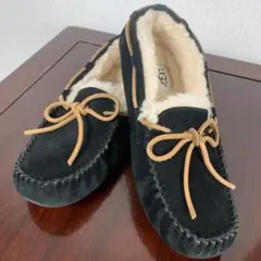 UGG W DAKOTA モカシン ブラック 23cm - メルカリ