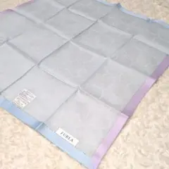 [新品未使用］FURLA ハンカチ 薄い青と紫の縁取り　ハート柄