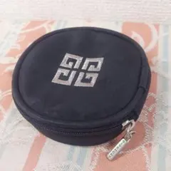ジバンシィ メッシュ4Gロゴアクセサリーマルチケース小物 丸型 GIVENCHYのサムネイル