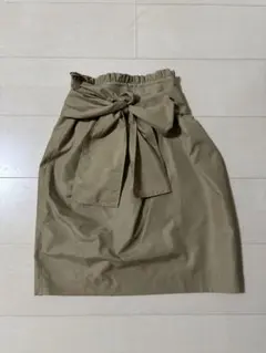 JUSGLITTY ジャスクリッティー　リボン付きタイトスカート　カーキ