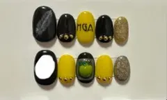 ネイルチップ　黒　黄色　ミセス