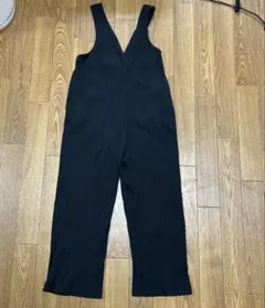 UNIQLO 黒 リブサロペット140