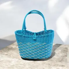 青色 編み込みデザイン かごバッグ
