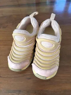 NIKE ダイナモフリー　17cm