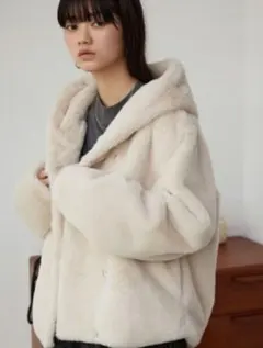 AZUL by MOUSSY フード付きファーコート M クリーム色 - メルカリ