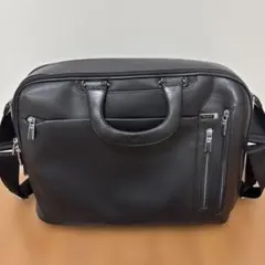 TUMI ブラック ビジネスバッグ