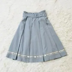 F i.n.t フィント　裾ロゴテープ使いタックスカート ブルーグレー