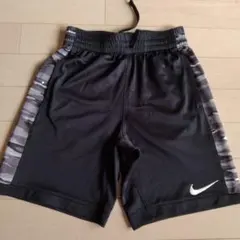 NIKEジュニア用ショートパンツ　Мサイズ