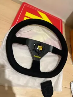 momo M42 350mm モデル07 ブラックスエード 黄センターマーカー M-42 正規品 MOMO MOD 07 モデル07 ブラックスエード momo M42