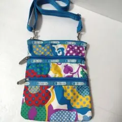 LeSportsac♡縦型ショルダーバッグ サコッシュ♡3ジップ♡マルチカラーのサムネイル