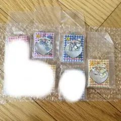 【バラ売り666円】サンリオ　シャカシャカフレークシール風チャーム