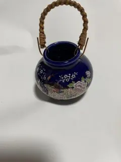 九谷焼 花柄の紺色陶器 小物入れのサムネイル