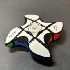 ルービックキューブとハンドスピナーのハイブリッド　EDC フィジェットトイ