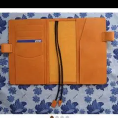 Ａ５サイズのほぼ日手帳カバーカズンサイズ☆ヌメ革手縫いカバー☆オーダー受けます