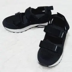 【美品】New Balance Fresh Foam UA710