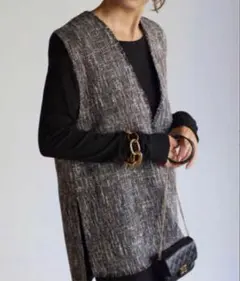 ボンジュールサガン　Vネックツイードベスト　グレー
