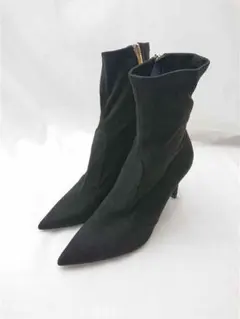 ZARA スエード調 ポインテッドトゥ ショートブーツ ブラック系