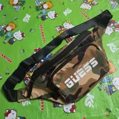GUESS 迷彩 ボディバッグ