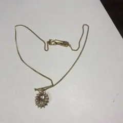 12691 ニナリッチ　ゴールド装飾ペンダントネックレス