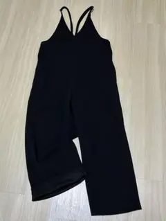 黒のストラップ付きオールインワン サロペットFサイズ