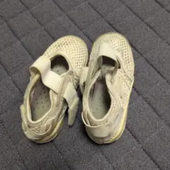 Nike ベージュ サンダル