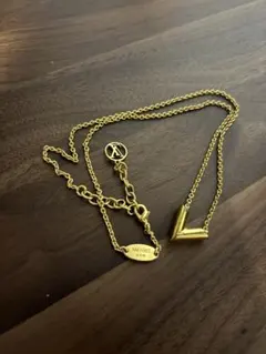 ルイヴィトン　M61083 ゴールド V字型ネックレス