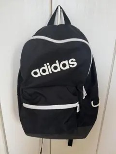 adidas 黒 リュック　シンプル　ロゴ　ブラック