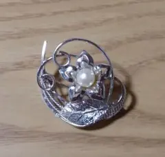 パール真珠 花モチーフ ☆シルバーブローチ
