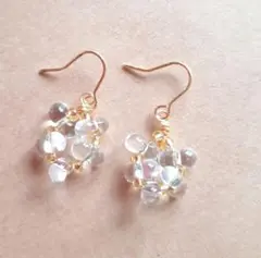 ファルファーレチェコビーズの小さな春ピアス　クリスタル