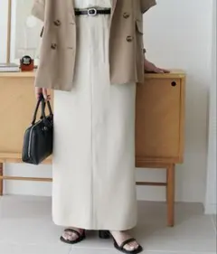 タイトスカート　裾スリットナロースカート