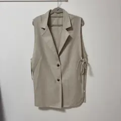 ジレ　ベージュ