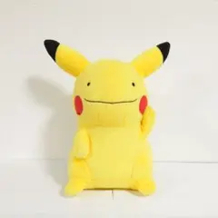 でっかい変身メタモンぬいぐるみ　ピカチュウ