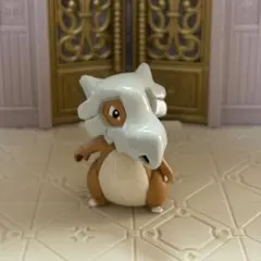 カラカラ　モンコレ　初期　レア　ポケットモンスター