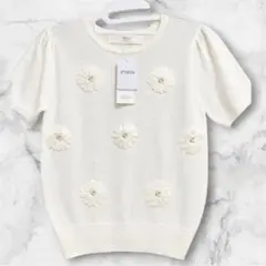 新品タグ付き tocco closet 花モチーフ 半袖ニット オフホワイト M