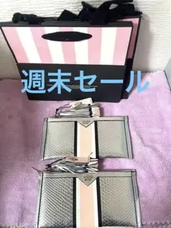 新品　タグ付きヴィクトリアシークレット　クラッチバッグ　長財布　シルバー